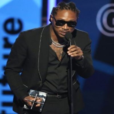 Hendrix Wilburn father, Future receiving an Award in 2016 Bet Awards.